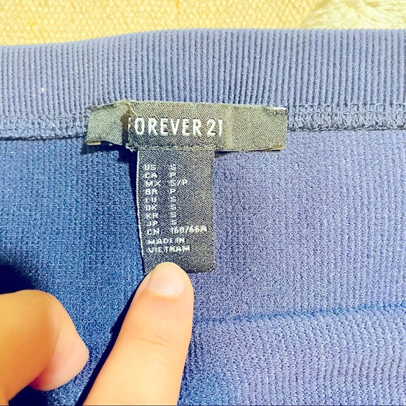 🦙🦙Forever 21 Pencil Skirt🦙🦙 - Picture 2 of 3